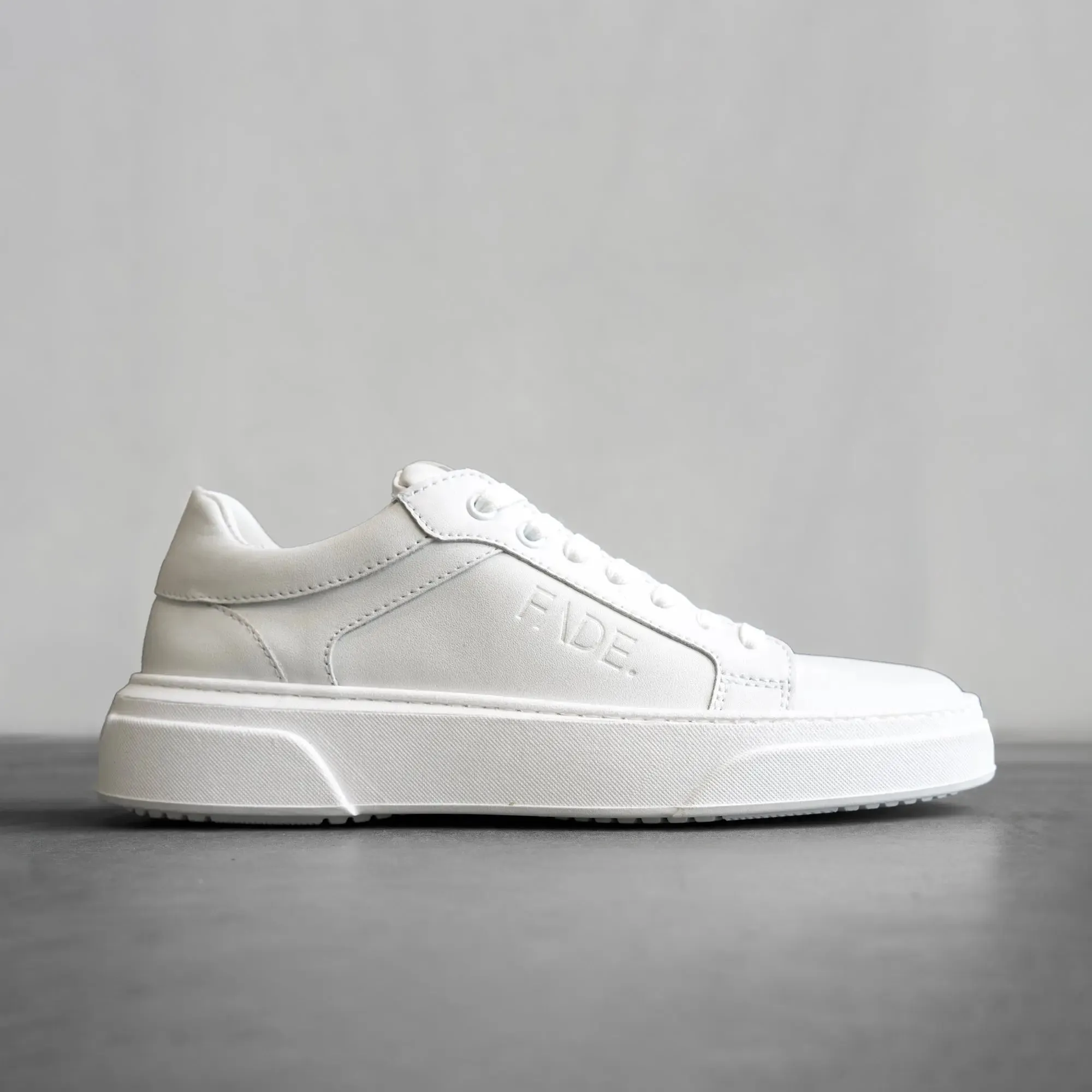 Iconic II White Sneaker