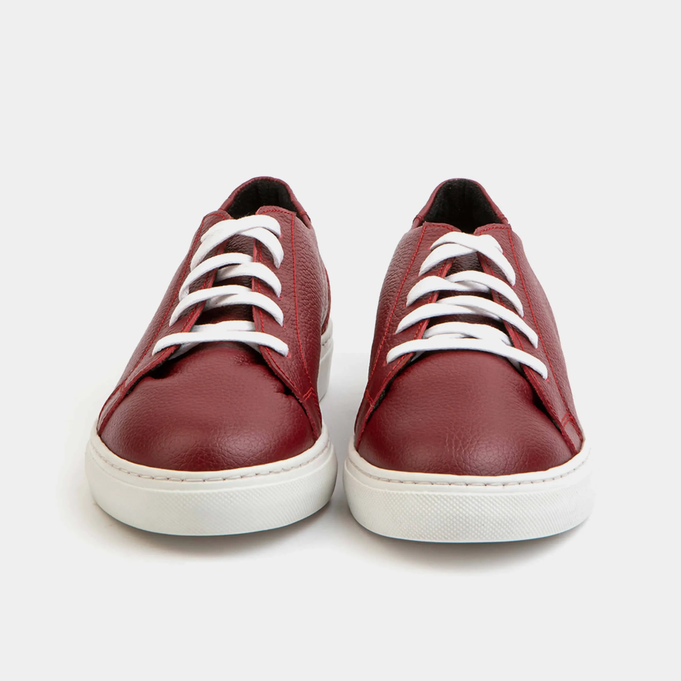 THE N°1 BURGUNDY ON WHITE