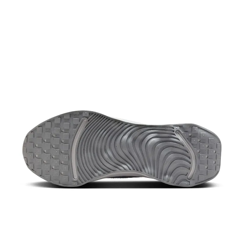 WMNS NIKE MOTIVA